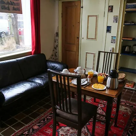 Bed & Breakfast 288 *